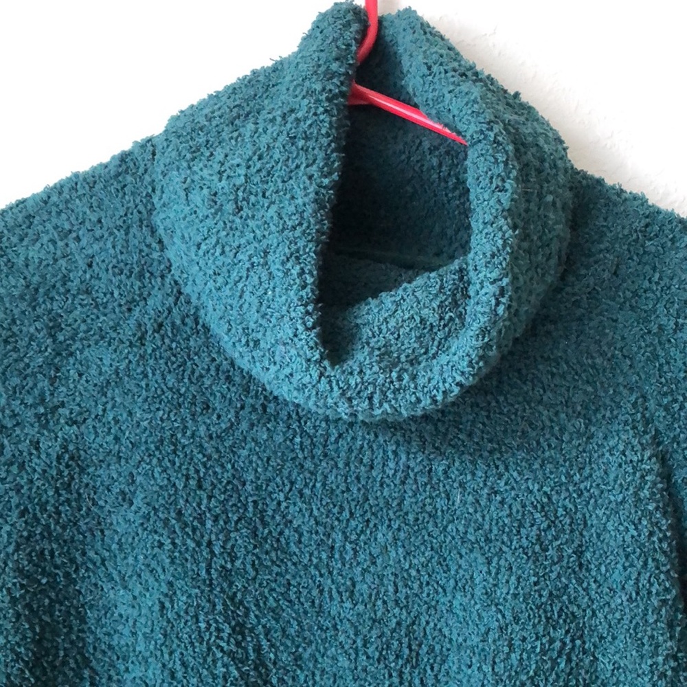 Soft Green Hollister Sweater - Picture 2 of 3